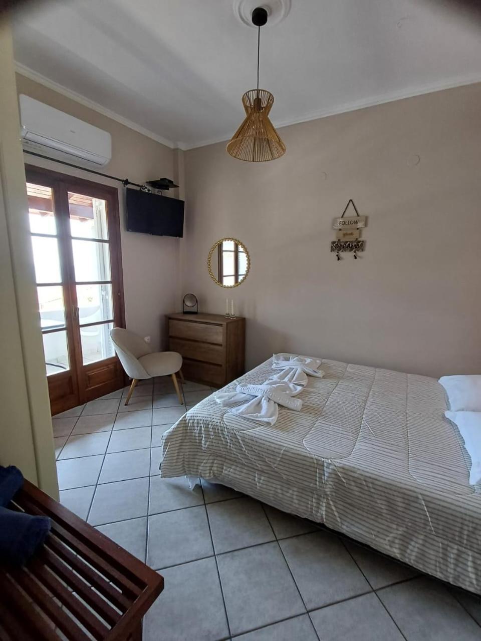 Eleana Apartments And Studios Agios Georgios Pagon Exterior photo
