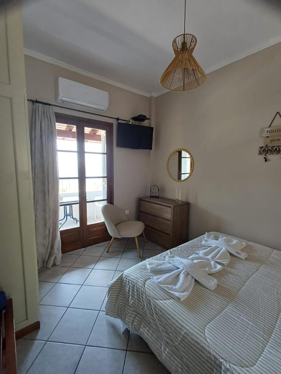 Eleana Apartments And Studios Agios Georgios Pagon Exterior photo